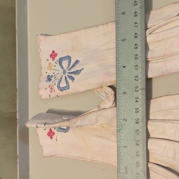 Vintage Lot- Child's Leather gloves - Picture 2 of 5